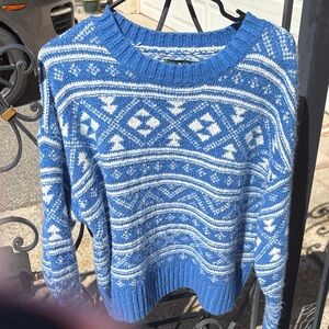 American Eagle Outfitters Blue and White Knit Top